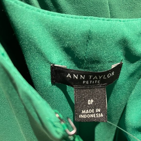 NWOT Ann Taylor Emerald Green Knee Length Criss-Cross Back Sheath Dress 0P - Picture 4 of 5